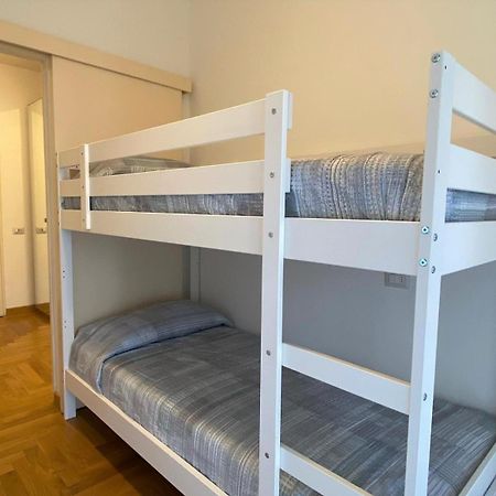 The Little Duck - Modern Apartment With Balcony โกโม ภายนอก รูปภาพ