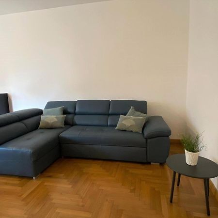 The Little Duck - Modern Apartment With Balcony โกโม ภายนอก รูปภาพ