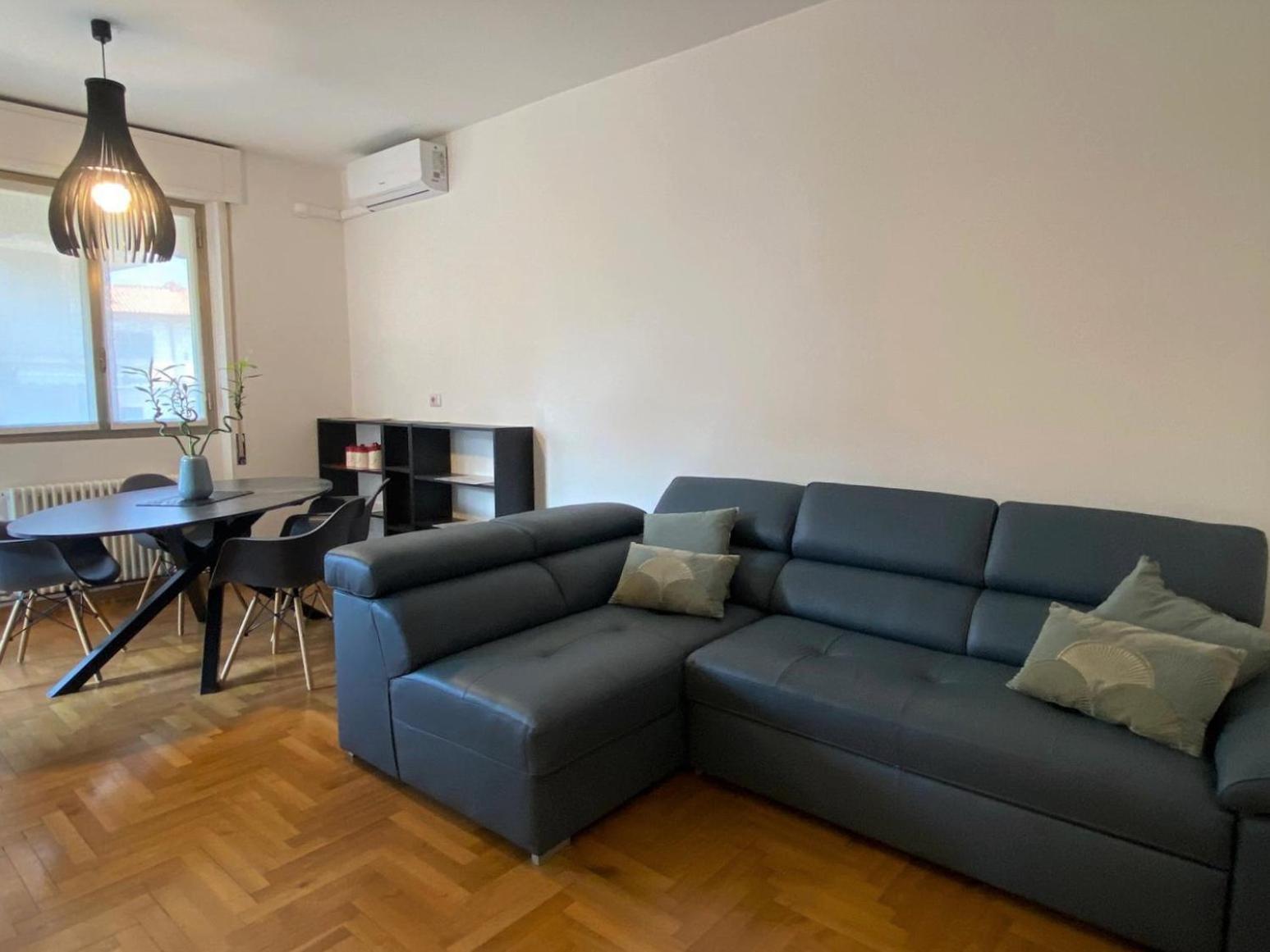 The Little Duck - Modern Apartment With Balcony โกโม ภายนอก รูปภาพ