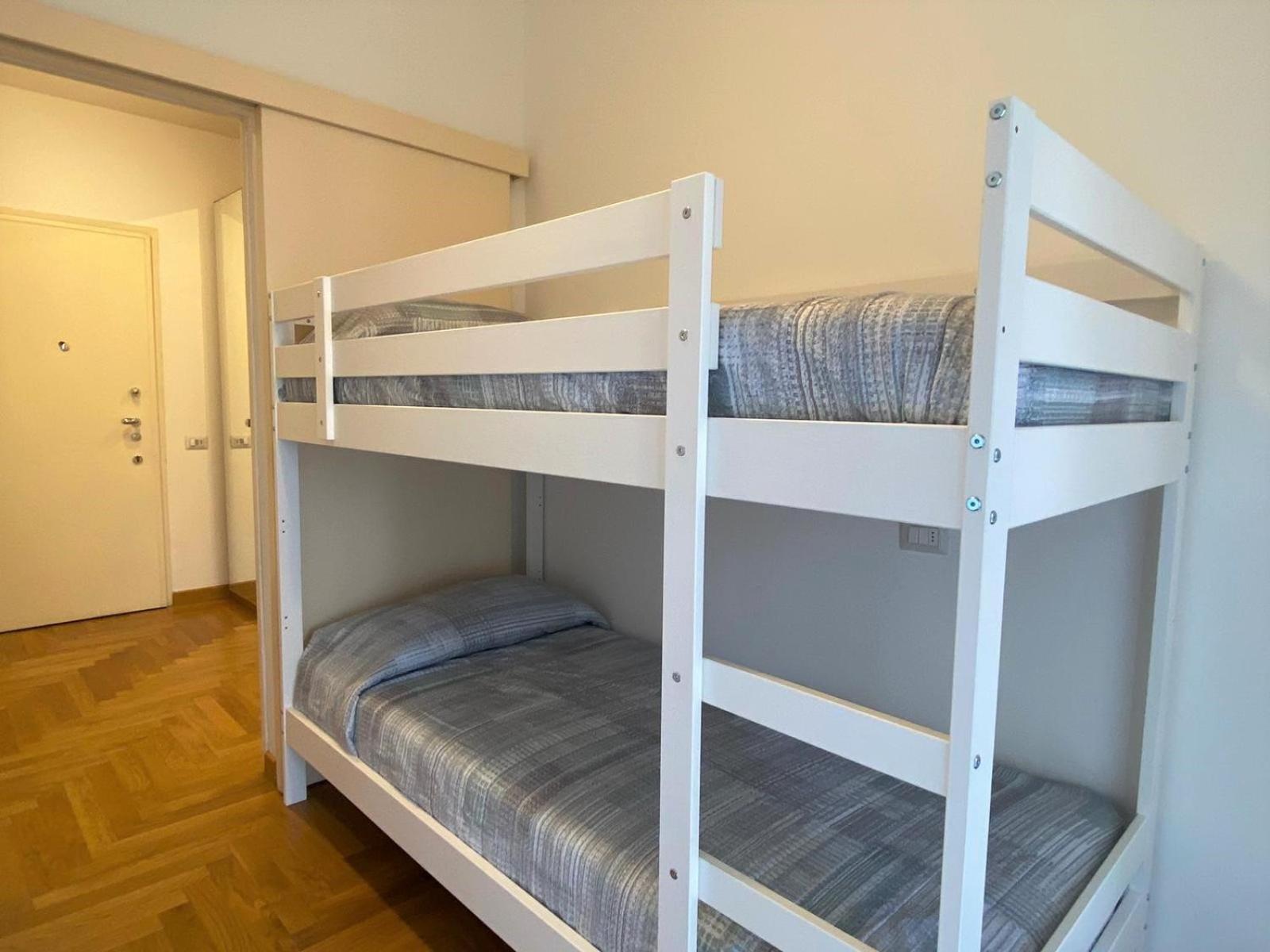 The Little Duck - Modern Apartment With Balcony โกโม ภายนอก รูปภาพ