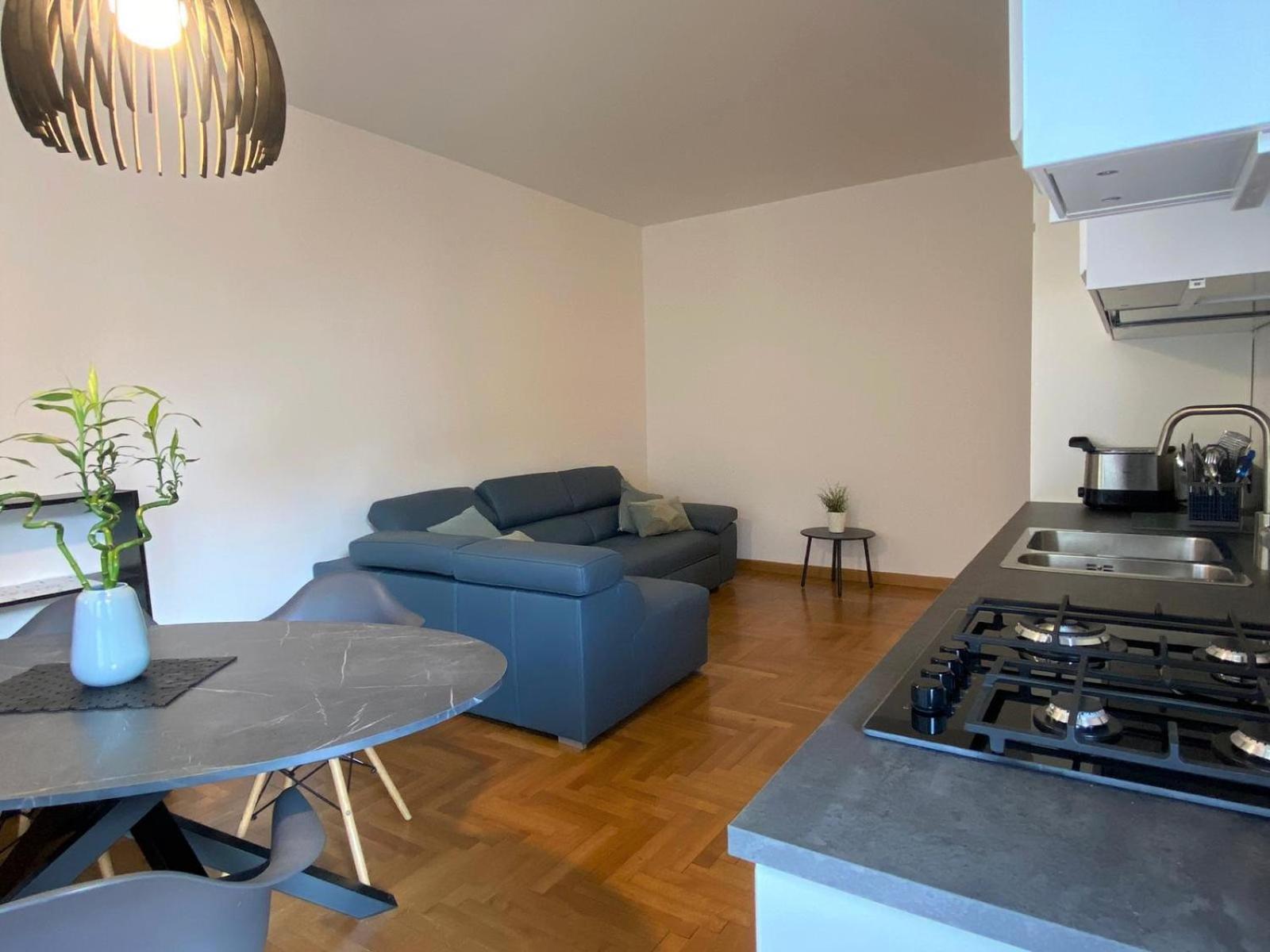 The Little Duck - Modern Apartment With Balcony โกโม ภายนอก รูปภาพ